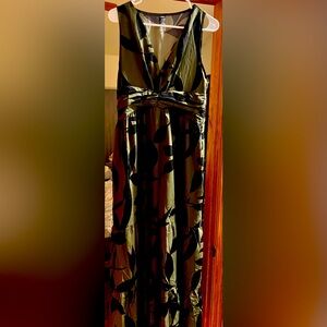 Maxi Dress size XL olive and black. New, it came with no tag.